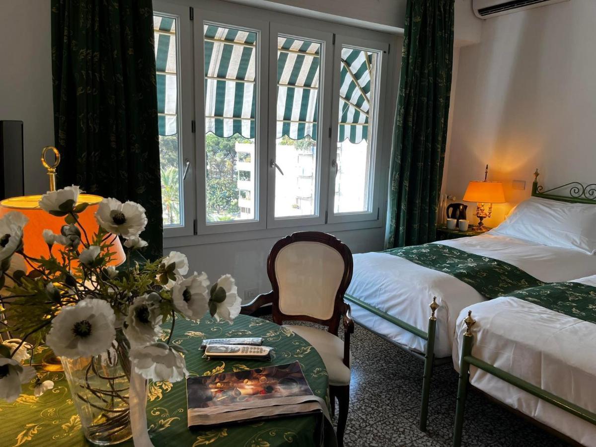 Eveline Portosole Hotel Санремо Екстер'єр фото