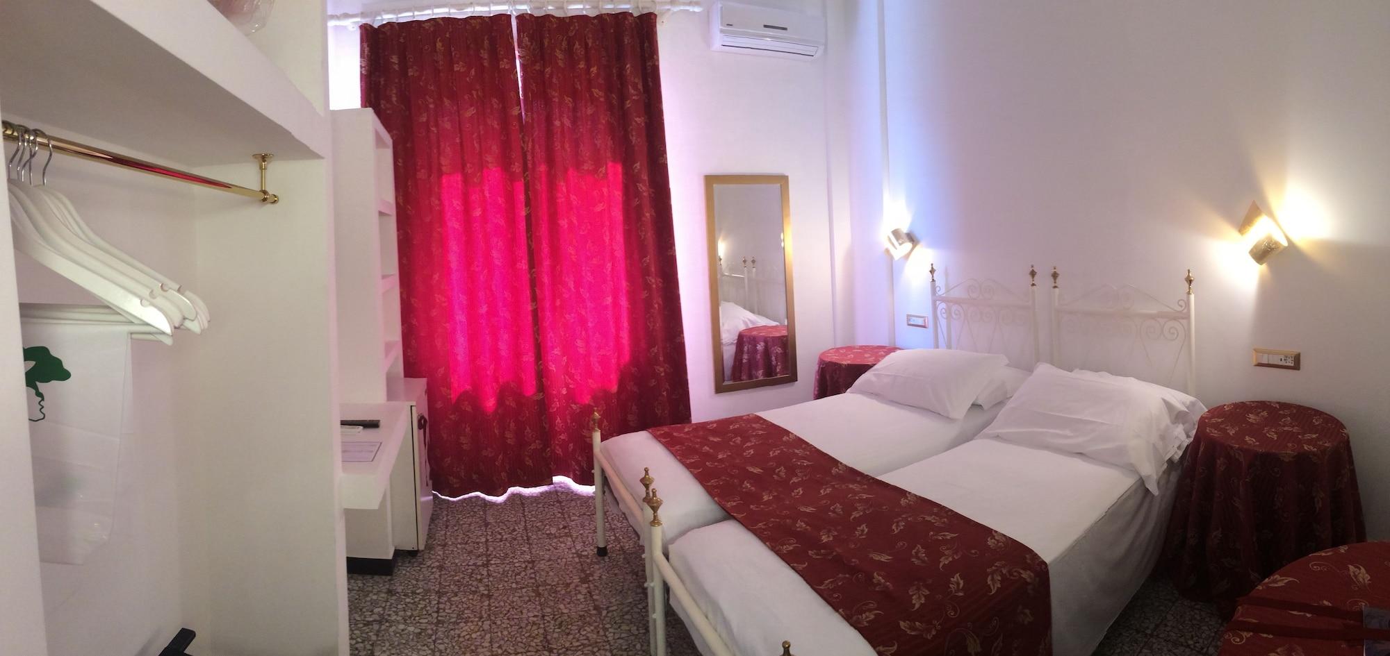 Eveline Portosole Hotel Санремо Екстер'єр фото