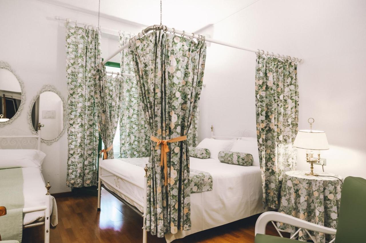 Eveline Portosole Hotel Санремо Екстер'єр фото