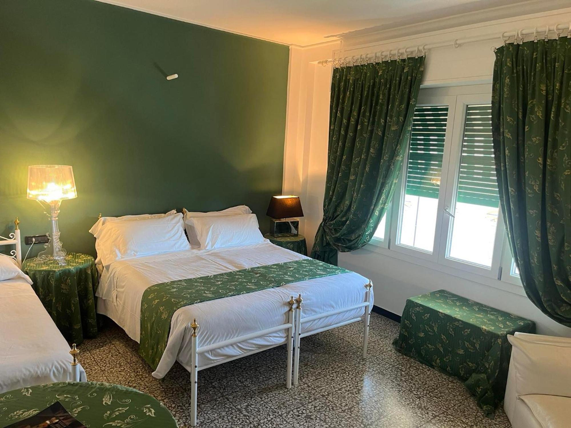 Eveline Portosole Hotel Санремо Екстер'єр фото