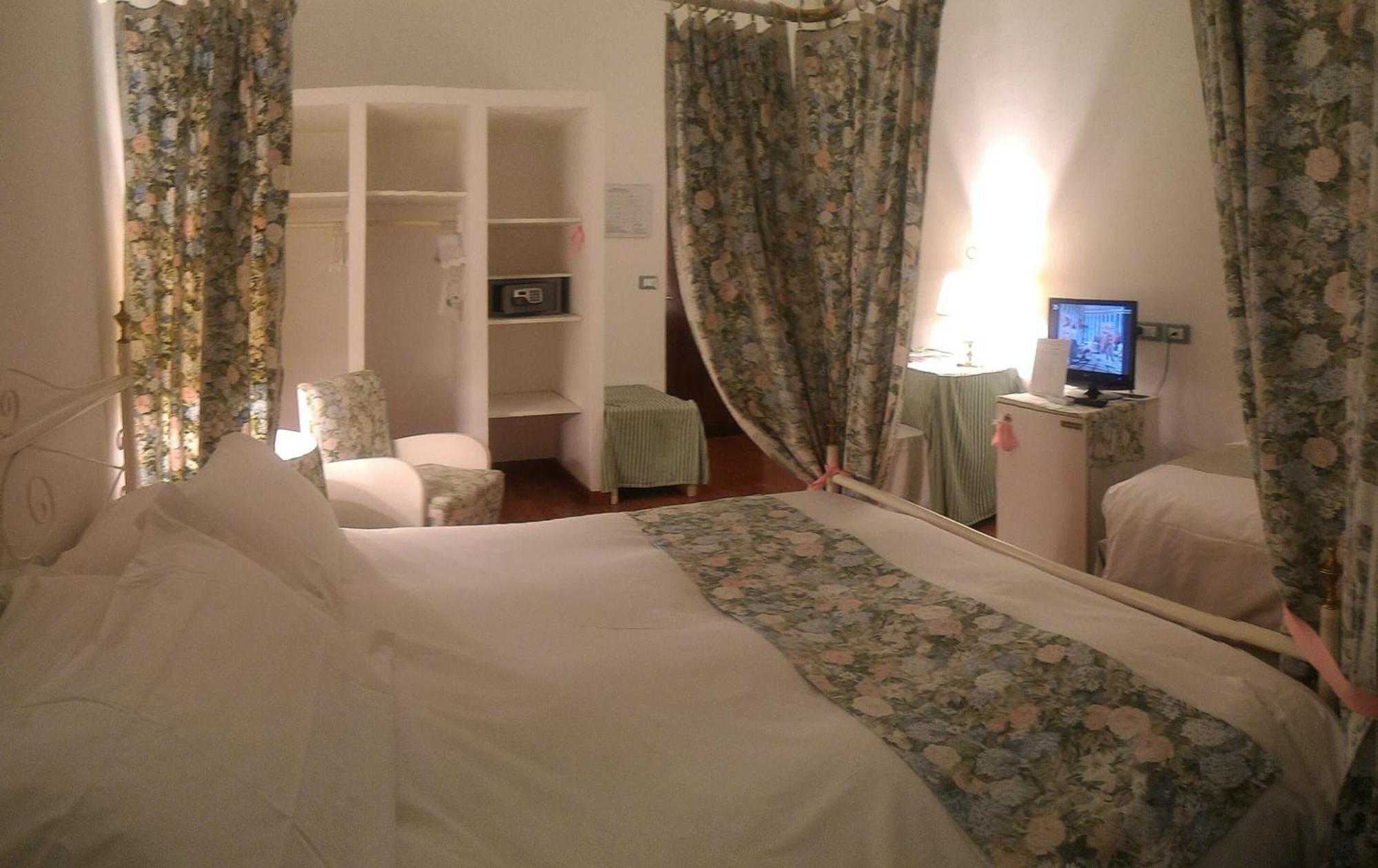 Eveline Portosole Hotel Санремо Екстер'єр фото