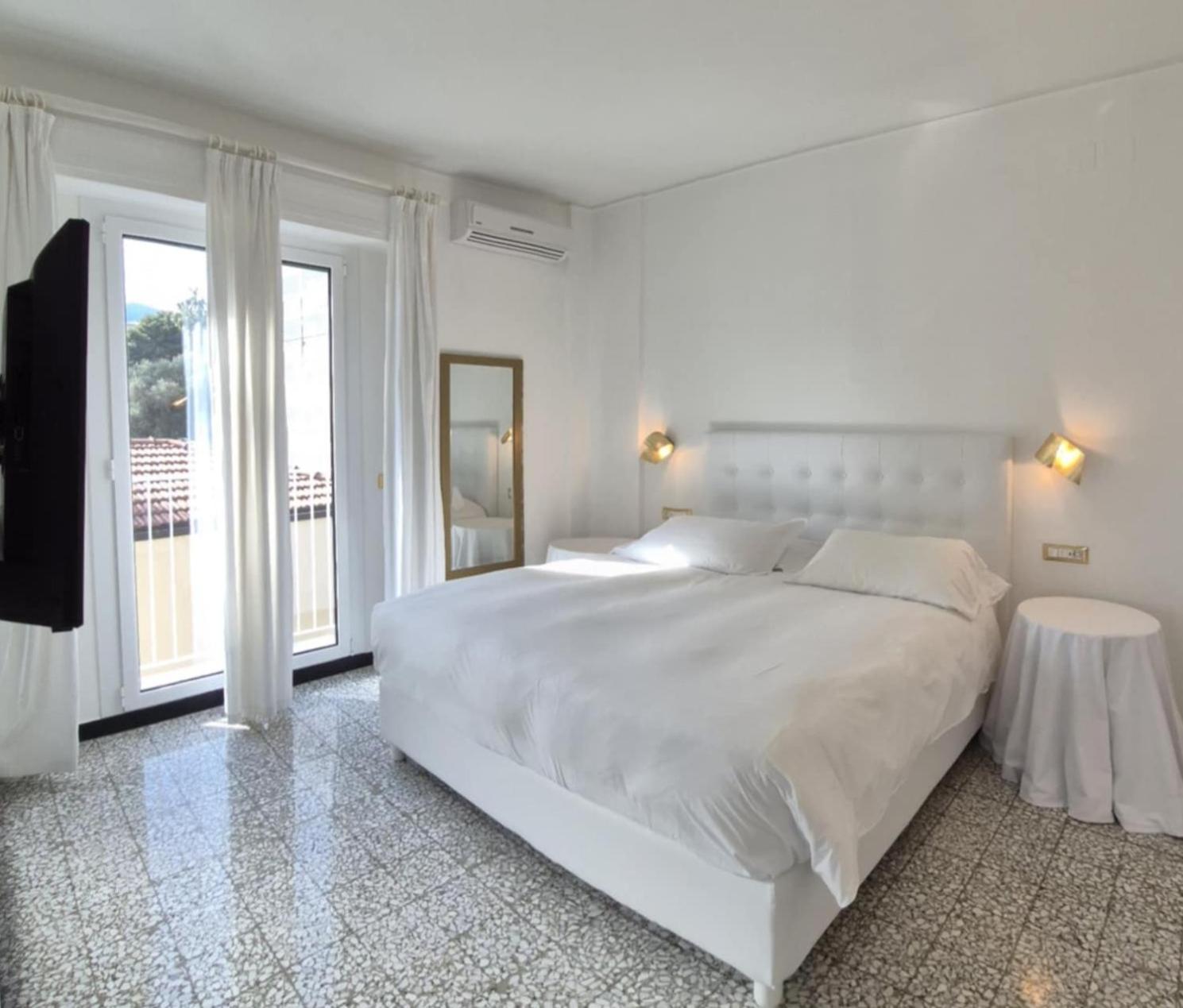 Eveline Portosole Hotel Санремо Екстер'єр фото