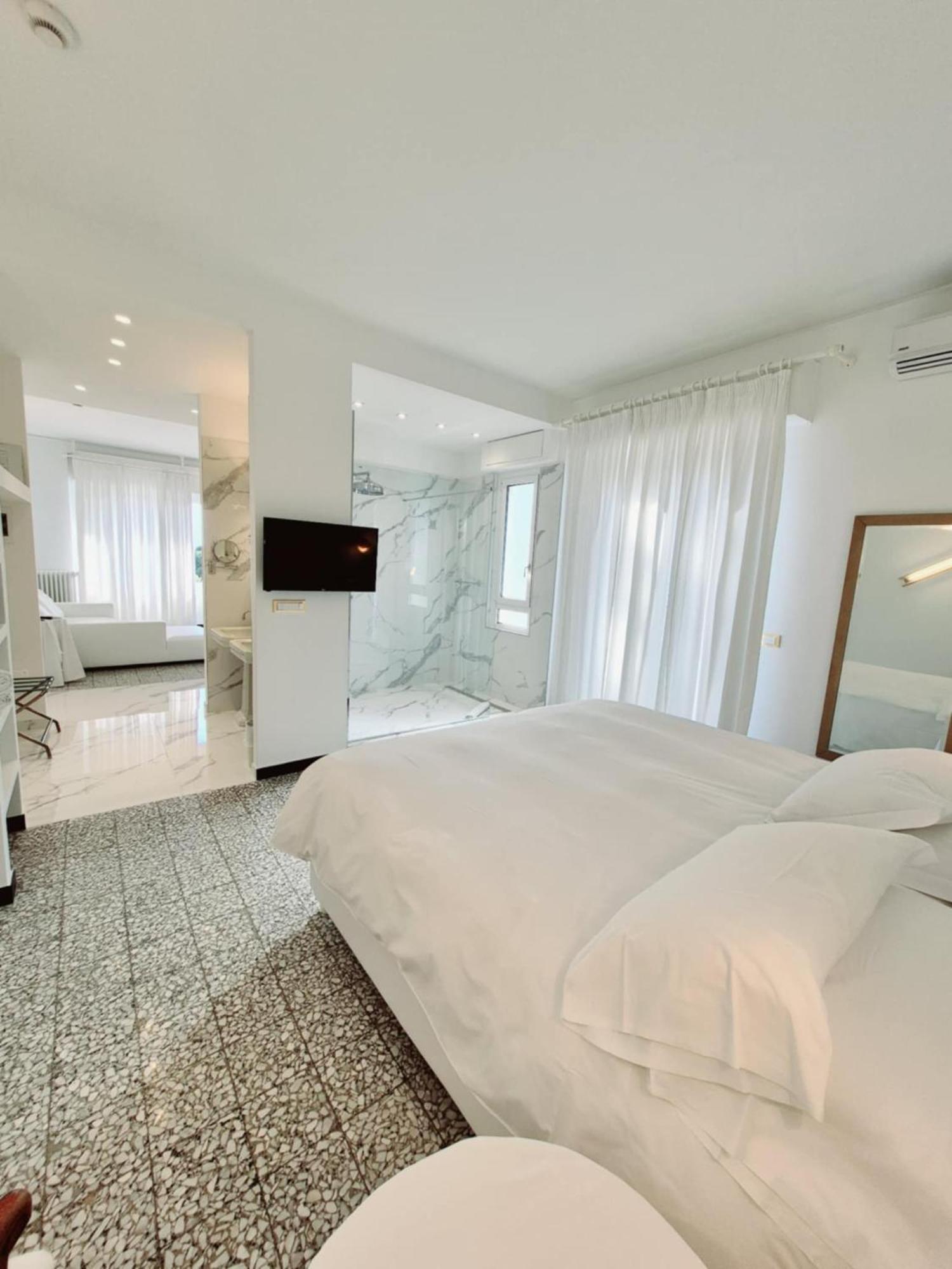 Eveline Portosole Hotel Санремо Екстер'єр фото